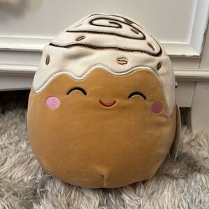Squishmallow Chanel Cinnamon Roll 10”
